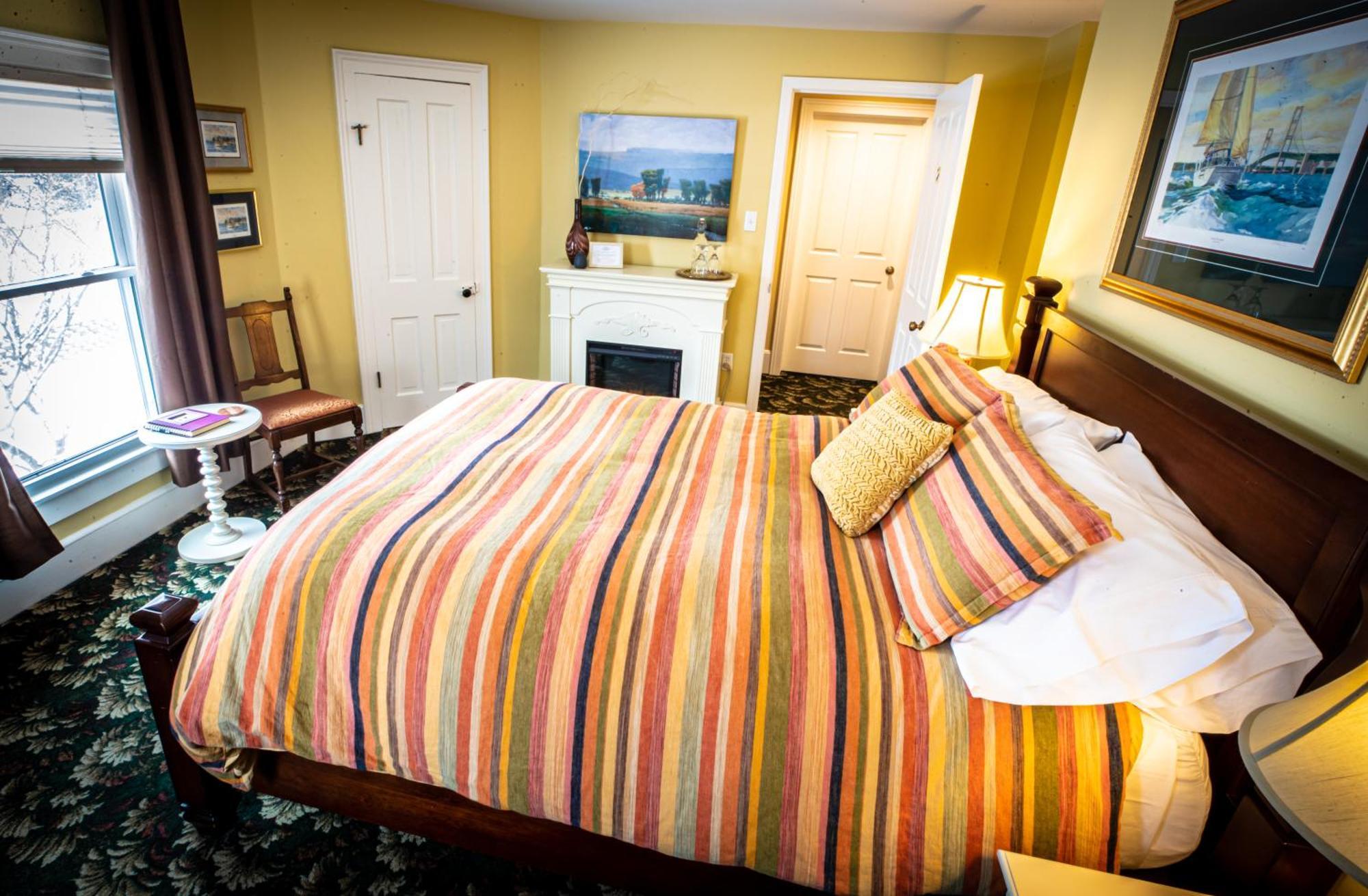 Twin Oaks Inn Saugatuck Extérieur photo
