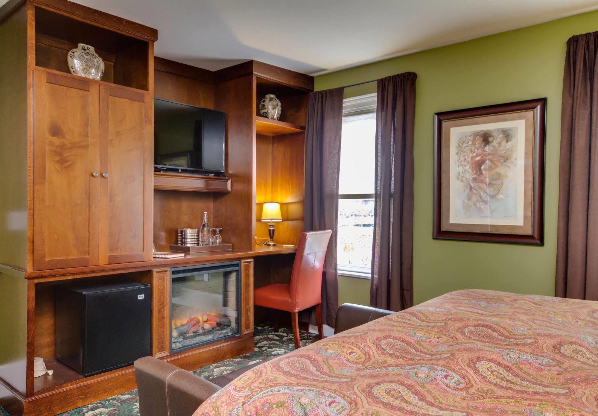 Twin Oaks Inn Saugatuck Extérieur photo