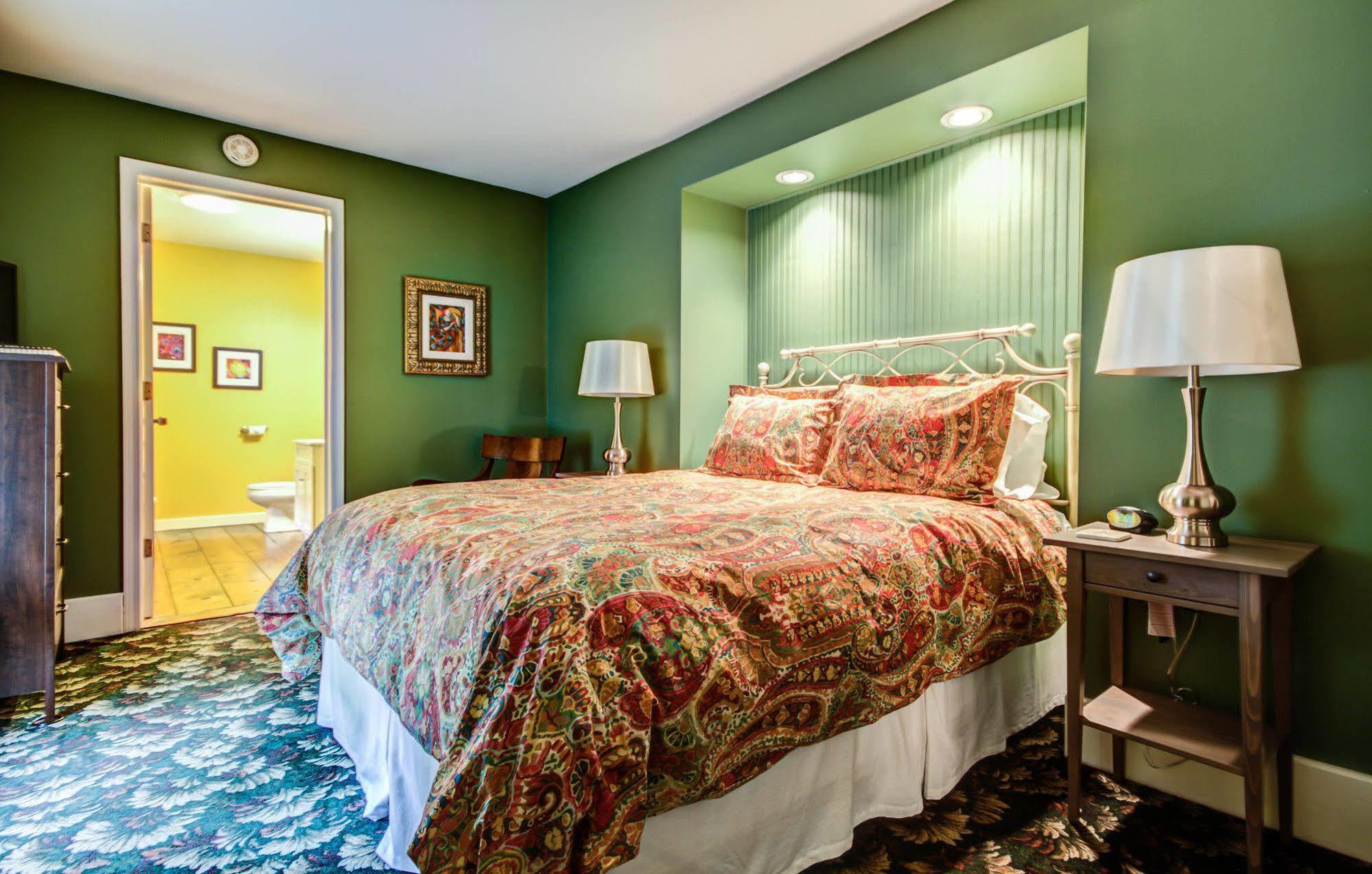 Twin Oaks Inn Saugatuck Extérieur photo